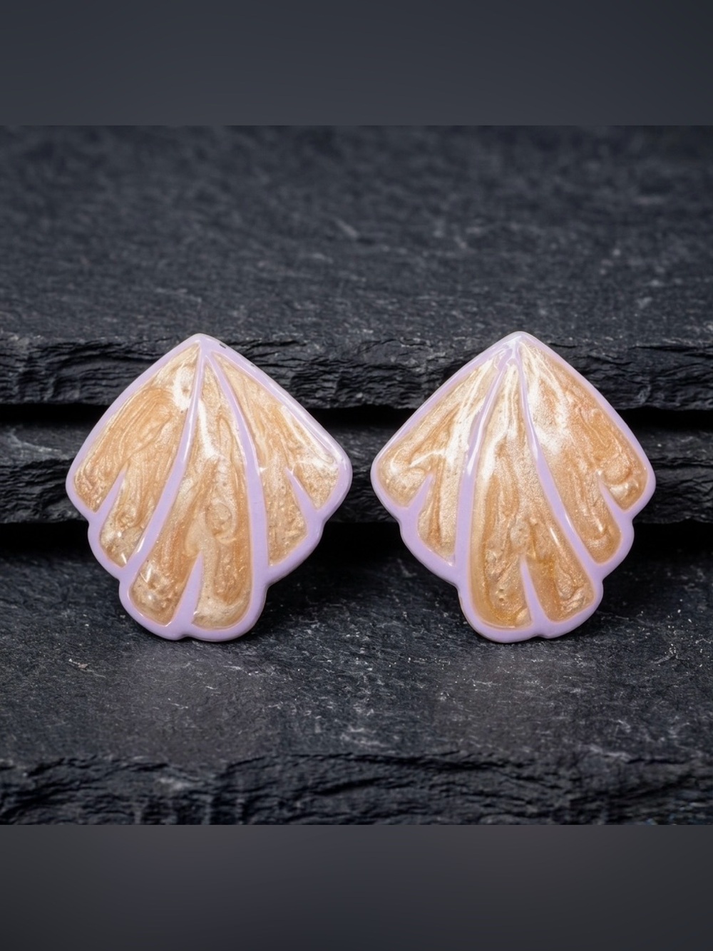 Vintage 80s Purple Lavender Cream Shimmer Enamel Scallop Shell Clip On Earrings